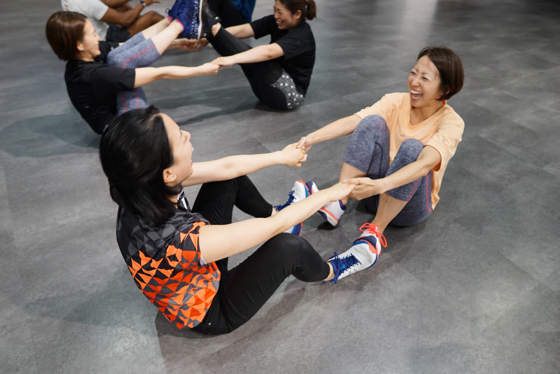 Cofit Asics Japan Office Connection Fitness Stretch 1